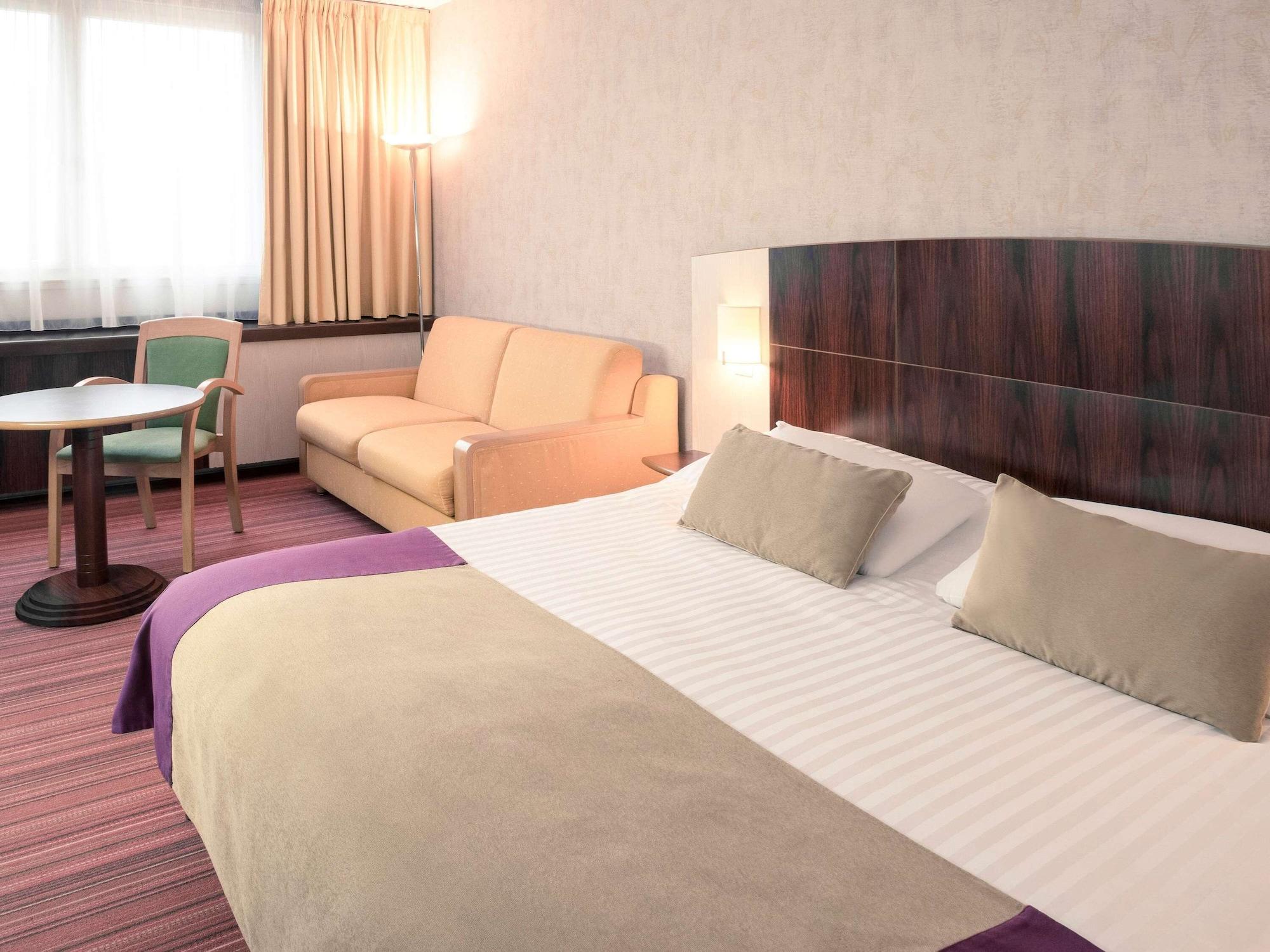 Mercure Besancon Parc Micaud - Hotel & Bar Exterior foto