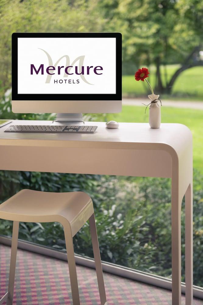 Mercure Besancon Parc Micaud - Hotel & Bar Exterior foto