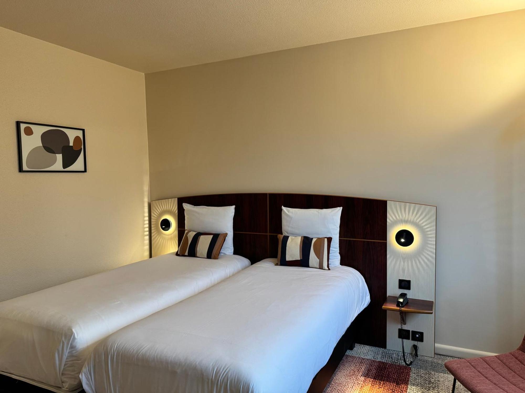 Mercure Besancon Parc Micaud - Hotel & Bar Exterior foto