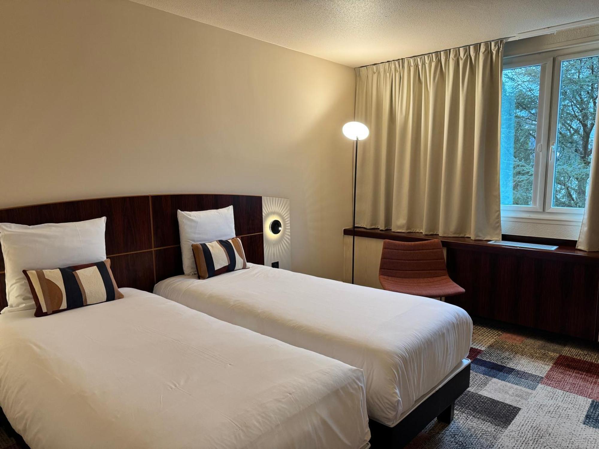 Mercure Besancon Parc Micaud - Hotel & Bar Exterior foto
