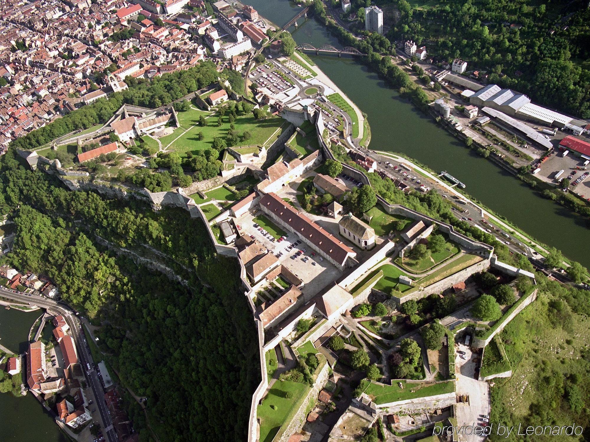 Mercure Besancon Parc Micaud - Hotel & Bar Exterior foto