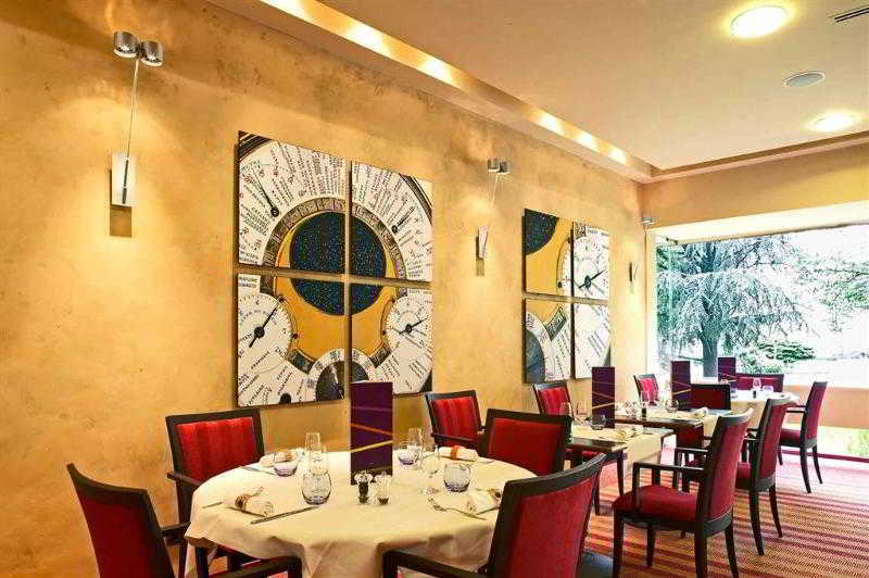 Mercure Besancon Parc Micaud - Hotel & Bar Exterior foto